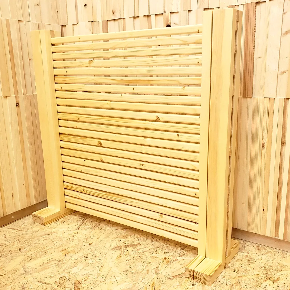 木製ペットフェンスを最小幅90cmに閉じた状態